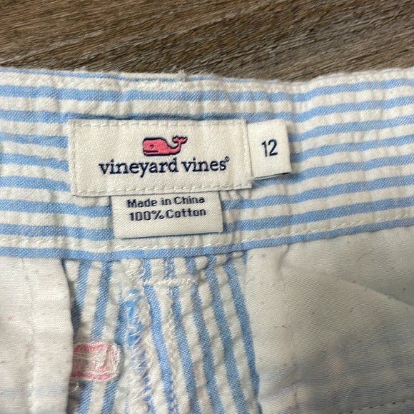Vineyard Vines Girls Seersucker Whale Embroidered Every Day Short Blu/White 12 - Picture 3 of 4